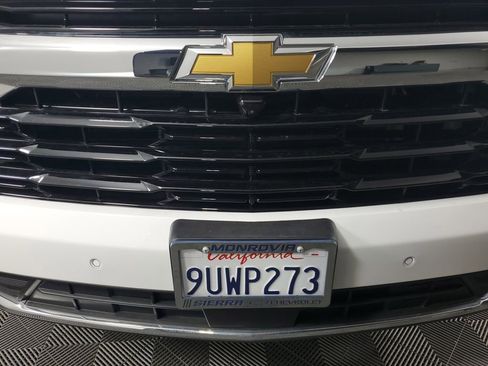 Used 2025 Chevrolet Suburban LS image 10