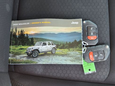 Used 2023 Jeep Wrangler Unlimited Rubicon 4xe AWD/4WD image 43