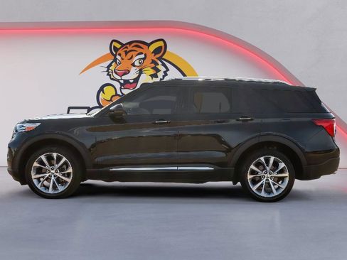Used 2021 Ford Explorer Platinum w/ Equipment Group 601A image 8