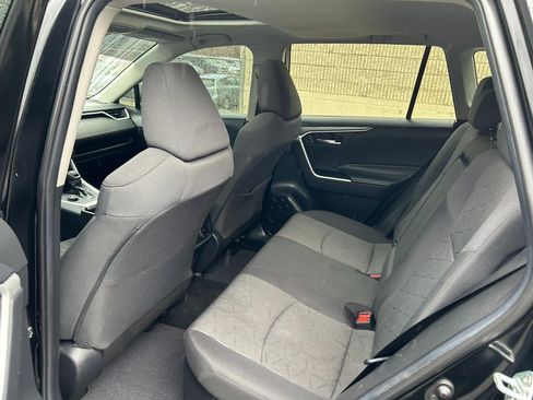 Used 2020 Toyota RAV4 XLE w/ Convenience Package image 13