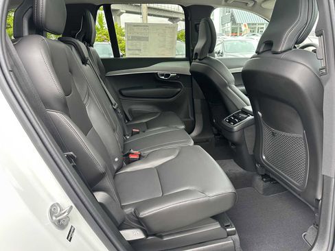 Used 2025 Volvo XC90 B5 Core image 12
