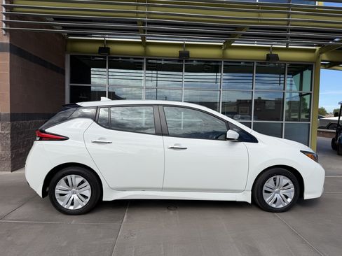 Used 2025 Nissan Leaf S FWD image 9
