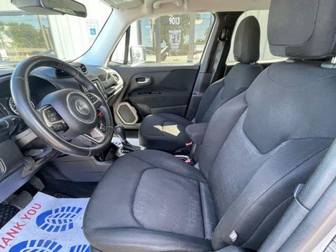 Used 2016 Jeep Renegade Latitude w/ Cold Weather Group AWD/4WD image 11