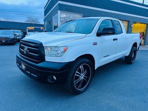 Used 2010 Toyota Tundra 4x4 Double Cab image 3