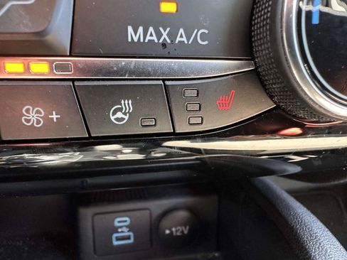 Used 2022 Ford Escape SE w/ SE Sport Appearance Package AWD/4WD image 24