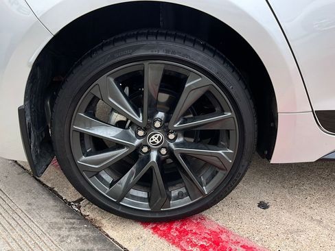 Used 2025 Toyota Corolla SE image 9