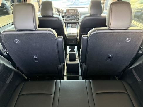 Used 2023 Nissan Pathfinder Platinum image 18