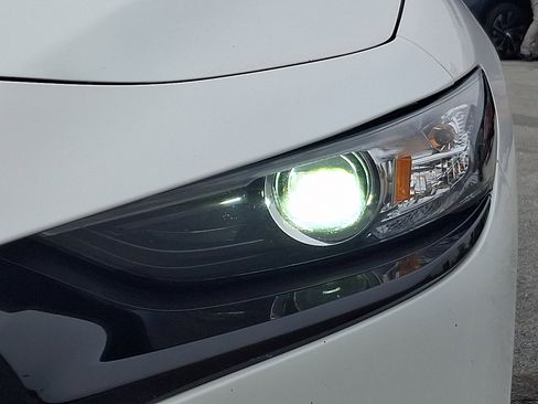 Used 2021 MAZDA MAZDA3 s image 8