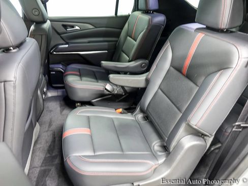 Used 2024 Chevrolet Traverse RS w/ LPO, Floor Liner Package AWD/4WD image 12