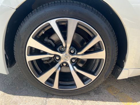 Used 2017 Nissan Maxima 3.5 SV FWD image 21