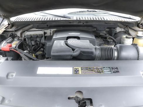 Used 2004 Ford Expedition Eddie Bauer image 23