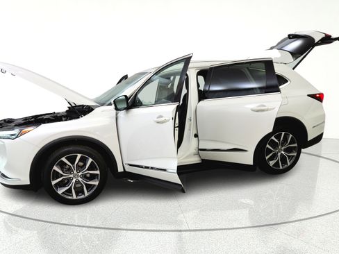 Used 2023 Acura MDX SH-AWD w/ Technology Package image 11