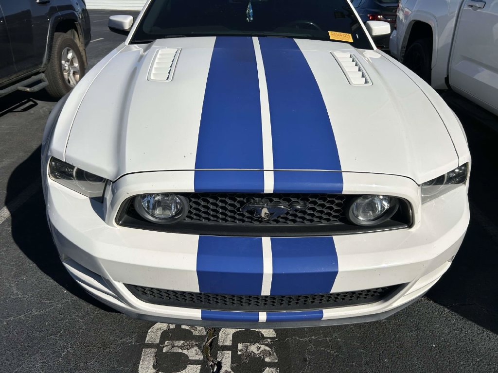 Used 2013 Ford Mustang GT Premium RWD image 2