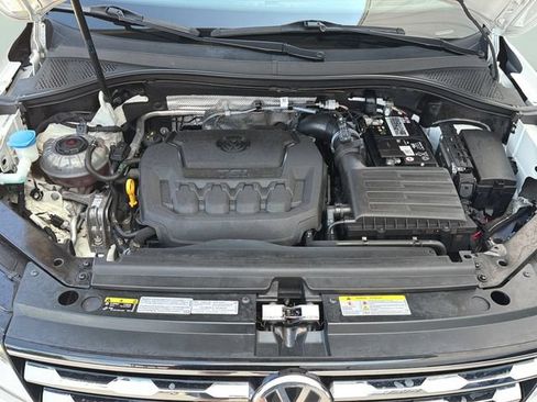 Used 2021 Volkswagen Tiguan SE w/ Panoramic Sunroof Package AWD/4WD image 27