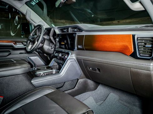 Used 2024 GMC Sierra 2500 Denali w/ Denali Reserve Package image 18