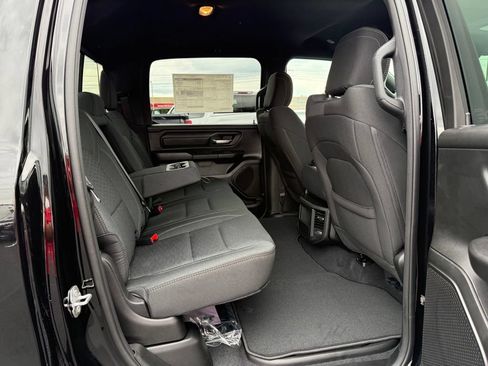 New 2026 RAM 1500 Express AWD/4WD image 17