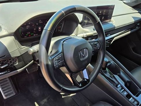 Used 2024 Honda Accord Sport image 9