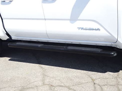 Used 2025 Toyota Tacoma SR5 RWD image 10