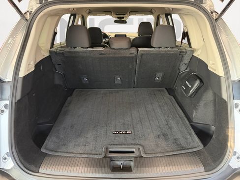 Used 2023 Nissan Rogue SV image 14