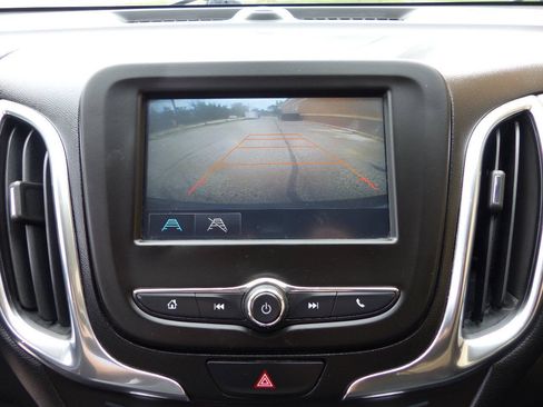 Used 2018 Chevrolet Equinox LT FWD image 30