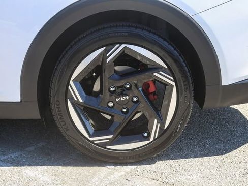 Used 2025 Kia K4 EX image 12