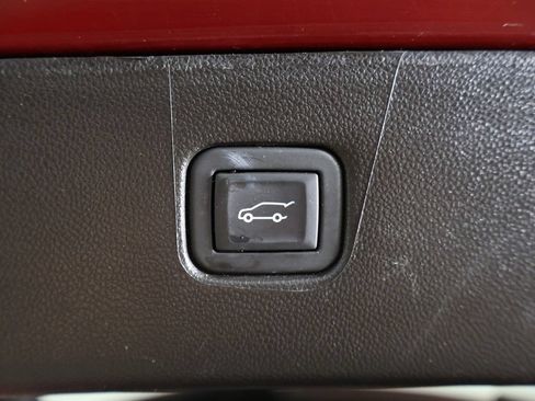 Used 2024 Chevrolet Blazer LT FWD image 20