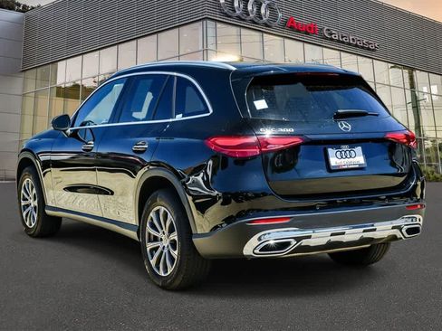 Used 2024 Mercedes-Benz GLC 300 image 2