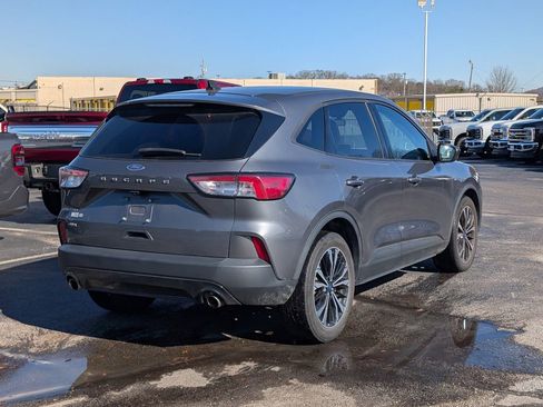Used 2021 Ford Escape SE w/ SE Sport Appearance Package image 3
