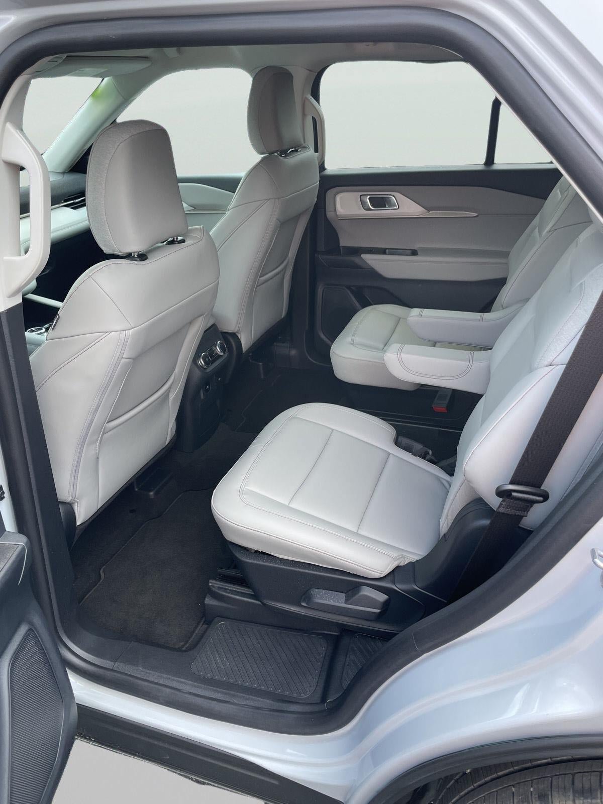Certified 2026 Ford Explorer Active w/ Active Comfort Package AWD/4WD image 17