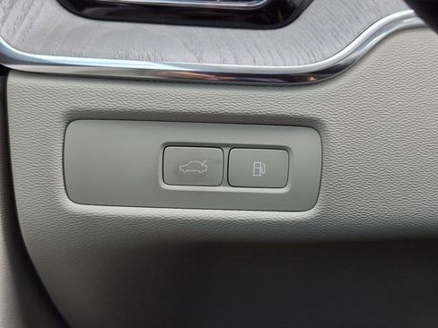 Used 2025 Volvo XC60 T8 Plus w/ Protection Package Premier image 22