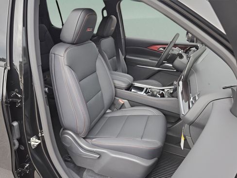 New 2026 Chevrolet Traverse Z71 w/ Enhanced Driving Package image 11