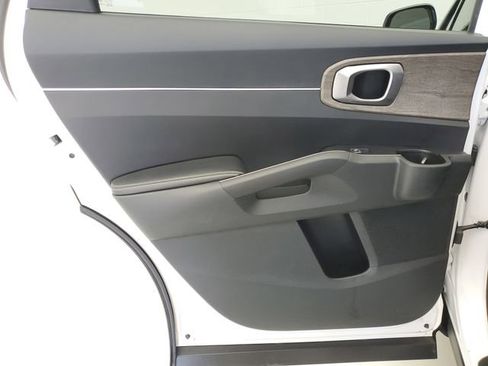 Used 2022 Kia Sorento EX w/ Panoramic Sunroof Package FWD image 15