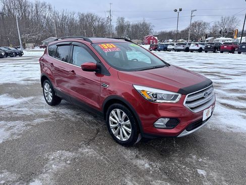 Used 2019 Ford Escape SEL image 4