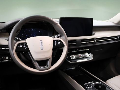 Used 2024 Lincoln Corsair Reserve w/ Equipment Group 201A image 19