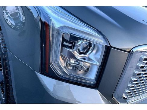 Used 2017 GMC Yukon Denali w/ Open Road Package image 28