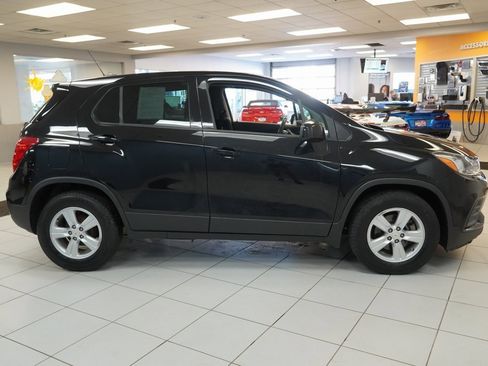 Used 2020 Chevrolet Trax LS w/ Tint and Cruise Package image 12