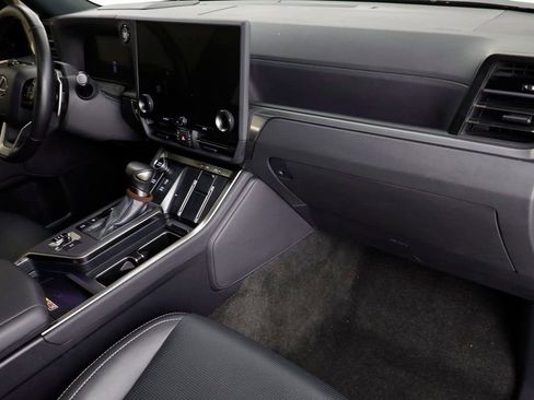 Used 2024 Lexus GX 550 w/ Accessory Package (Z1) image 20