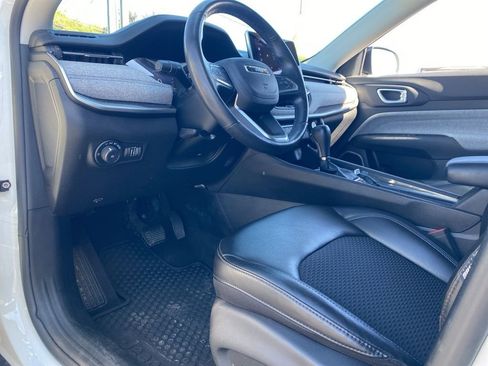 Used 2022 Jeep Compass Latitude w/ Convenience Group image 16