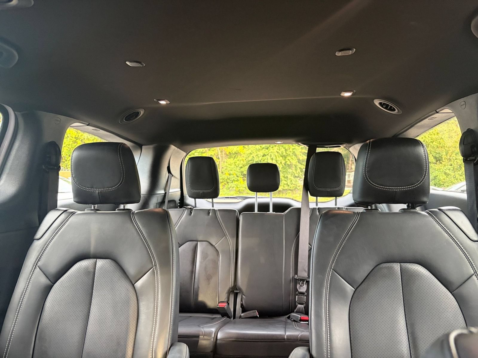 Used 2025 Chrysler Pacifica Select FWD image 40