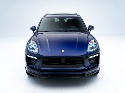 Certified 2024 Porsche Macan AWD/4WD image 6