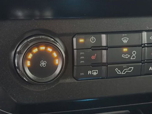 Used 2020 Ford F150 XLT w/ Equipment Group 302A Luxury AWD/4WD image 25