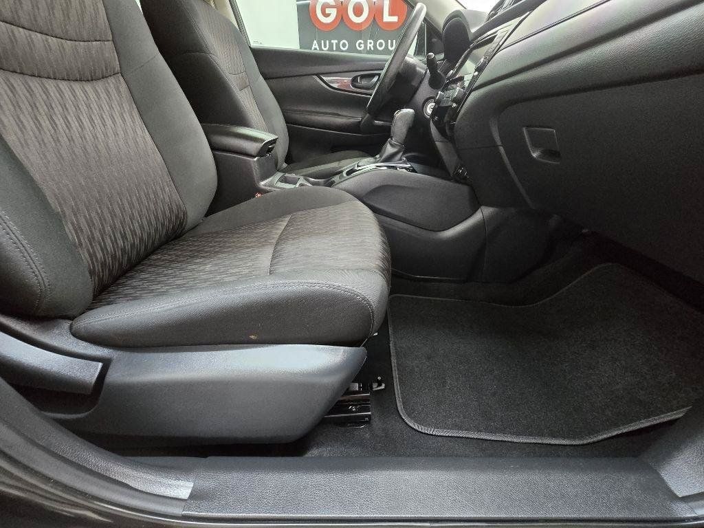 Used 2020 Nissan Rogue S FWD image 21