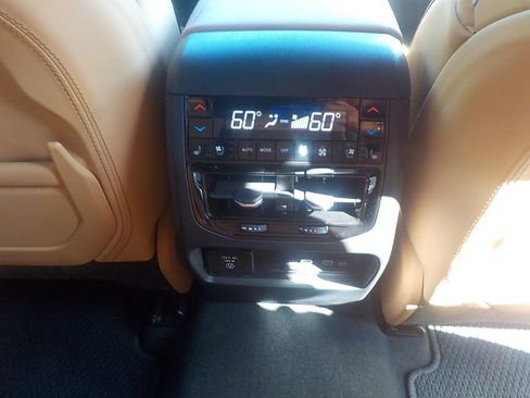 Used 2026 Jeep Grand Cherokee Summit w/ Adv Protech Group IV AWD/4WD image 17