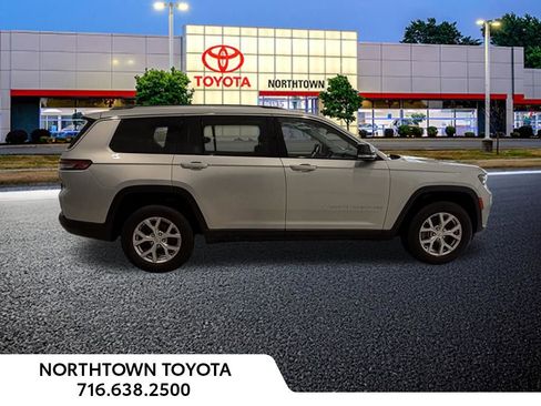 Used 2023 Jeep Grand Cherokee L Limited AWD/4WD image 11