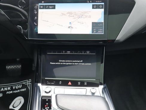 Used 2021 Audi e-tron Prestige w/ Prestige Package image 11