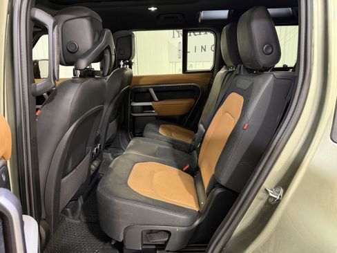 Used 2023 Land Rover Defender 110 X-Dynamic SE AWD/4WD image 12