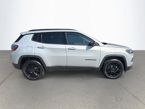 New 2026 Jeep Compass Latitude image 3