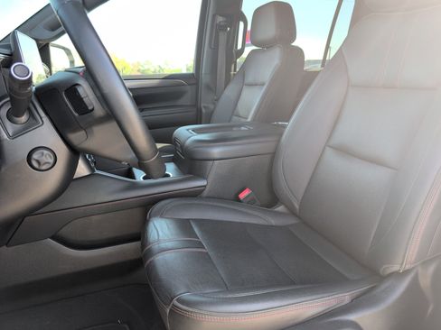 Used 2023 Chevrolet Suburban RST w/ Luxury Package image 9