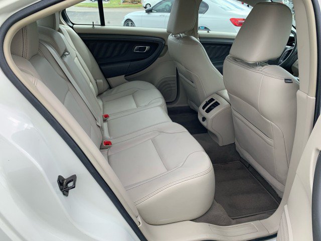 Used 2010 Ford Taurus SEL FWD image 15