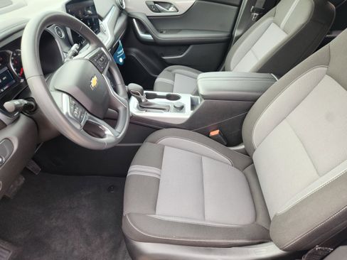 Used 2025 Chevrolet Blazer LT image 13